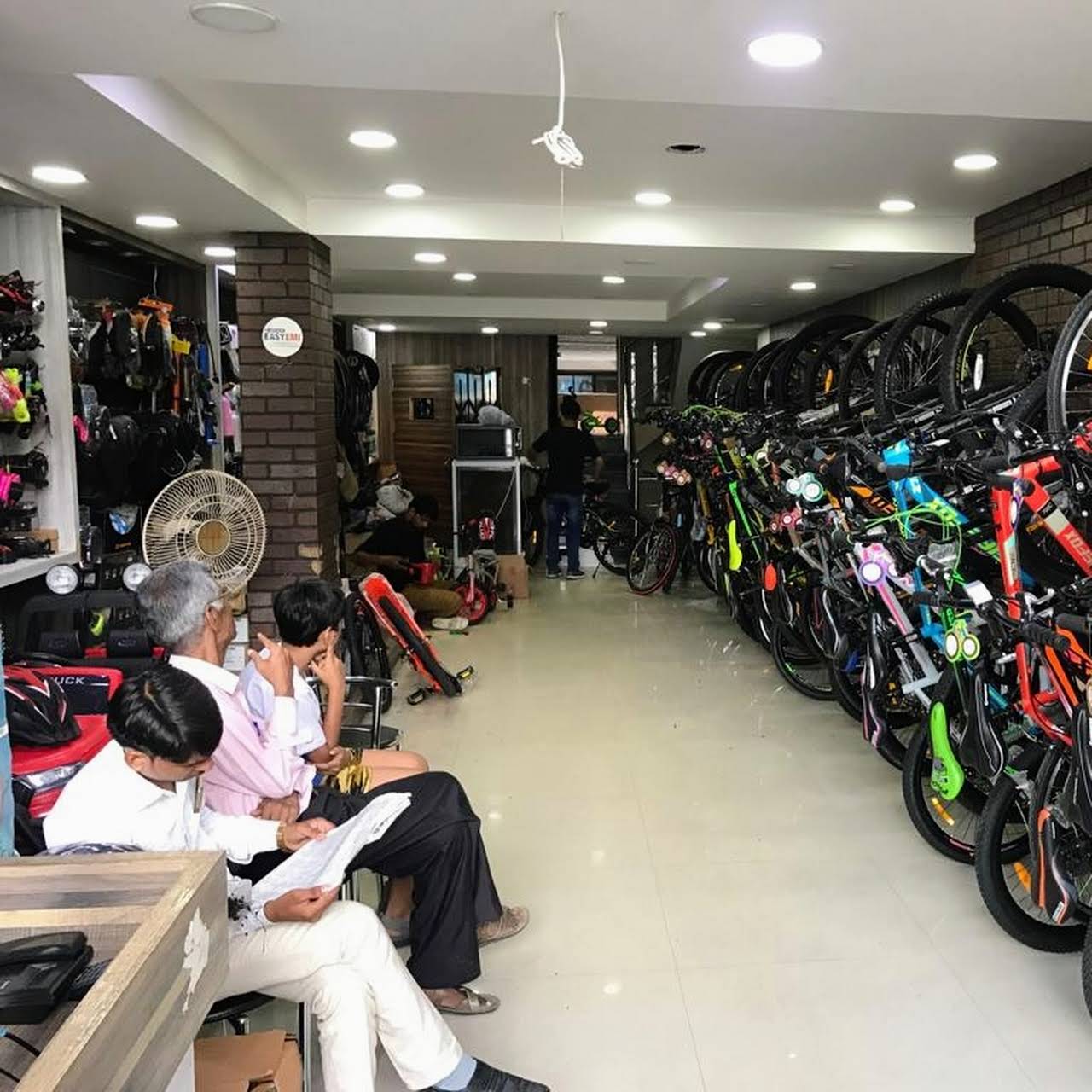 THE CYCLE WORLD Bicycle Store in Vijay Nagar, Indore