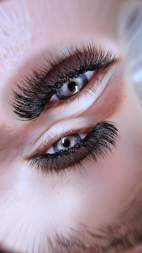 Agnieszka Zuber Queen Lashes - Thumbnail