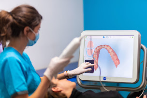 Photo n°3 de Dr Olivier Guedj® - Paris | Orthodontie à Paris (Parodontiste)