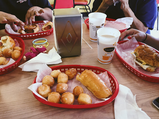 Seguin Donuts