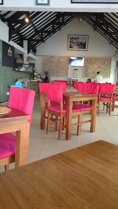 Photos of Yulia Beach Inn