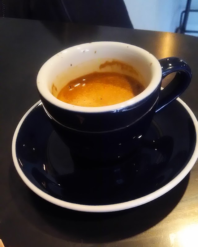 COFFEE AMP THE ROASTER