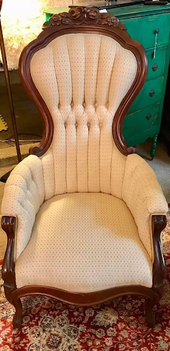 JRay's Unique Antiques - Visual