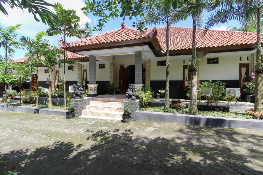 RedDoorz near Museum Gunung Merapi
