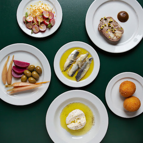 ORA Restaurant & Wine Bar by null