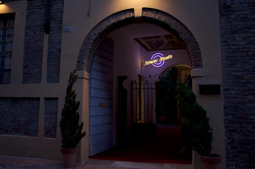 Jelmoni gallery