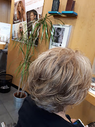 Photo n°12 de One Salon Coiffeur Tours à Tours (Salon de coiffure)