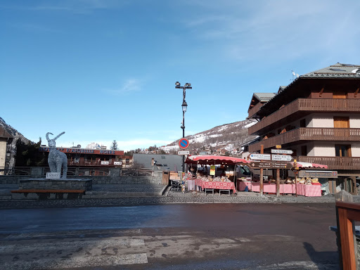 Service Station in Golden Valley - Valloire Oil and Gas - Thumbnail