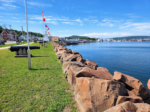 Digby Pier Lighthouse - Thumbnail