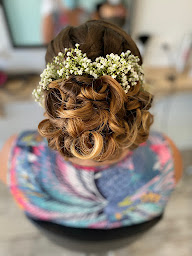 Photo n°6 de Les Ciseaux D Alyss à Frasne-le-Château (Salon de coiffure)