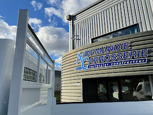 Photo n°3 de Normandie Carrosserie Services à Démouville (Atelier de carrosserie automobile)
