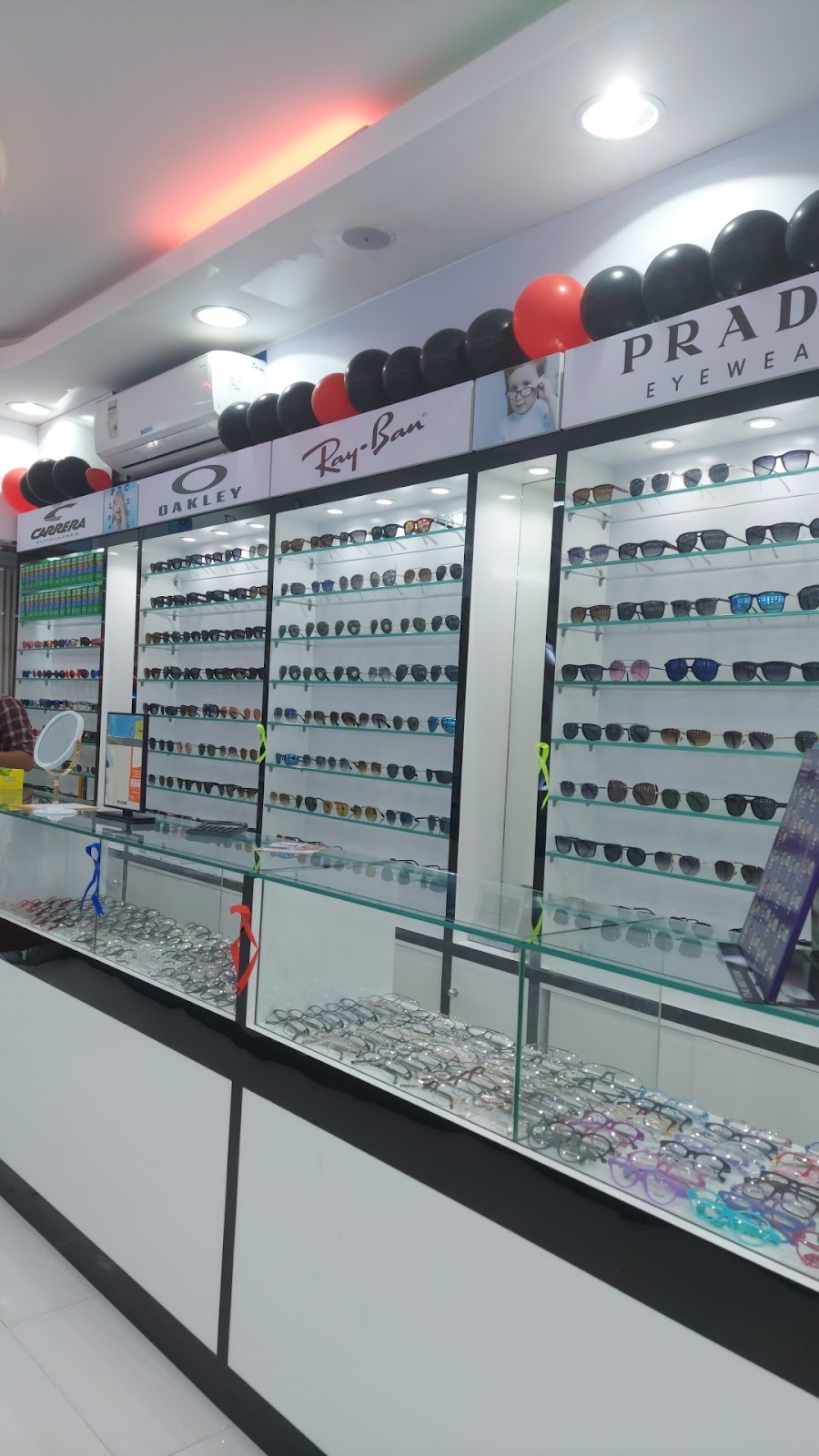 Noor Al Jamal optics ghubaiba - صورة 3