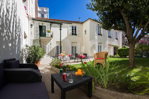 Photo de Maison Piscine & Jacuzzi à Creuzier-le-Vieux (03300)