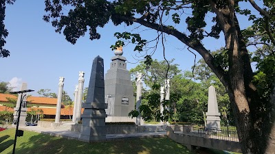 Photos of Statue of War Indian War Heros