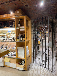 Photo n°11 de Cave Jullien Frères à Rive-de-Gier (Cave à vins)