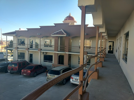 Claustro Universitario de Chihuahua Campus Juárez Logo
