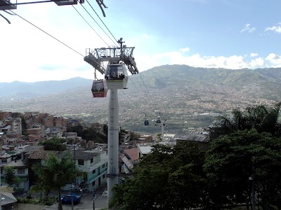 Photos of Estaci&oacute;n Metrocable Popular