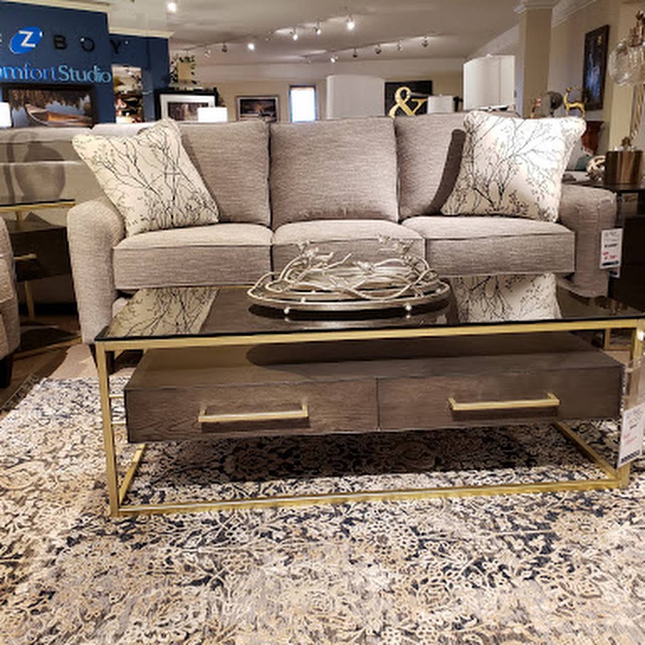 Reid's Furniture Furniture Store in Thunder Bay