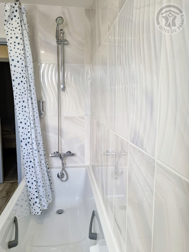 Photo de Gite Spa Les Hirondelles: location gîte SPA, sauna, jardin situé proche des plages de la Côte d’Opale et Cassel, Nord France à Arnèke (59285)