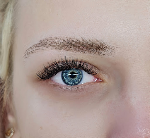 Irishka Torres Lashes & Beauty Studio