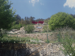 Photo n°11 de Parc Du Charron à Les Eyzies (Aire de pique-nique)