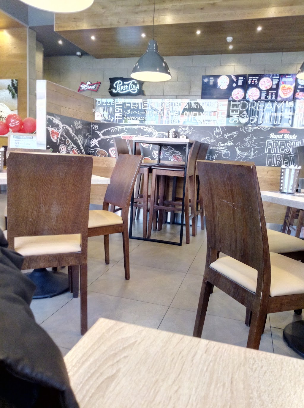 Pizza hut вывеска. пиццерия на невском проспекте санкт-петербург. пиццерии в санкт-петербурге. пицца хат петербург. пицца хат пицца.