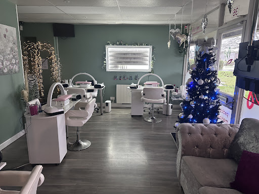"illusions" Beauty Salon
