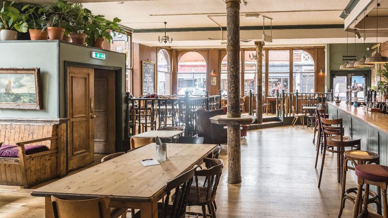 Check out the top bars and pubs near Emirates Stadium, London. From traditional British pubs to trendy cocktail destinations, find the perfect spot to enjoy a drink before or after an Arsenal FC match. Cheers to a memorable matchday experience!