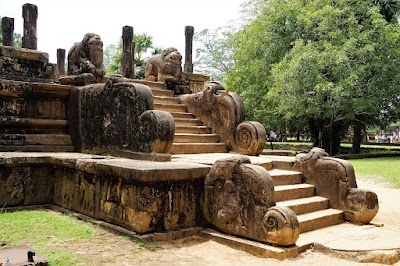 Photos of Polonnaruwa Vatadage (The Stupa House)