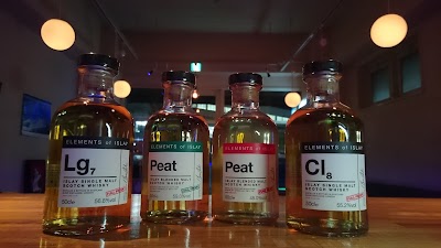 カフェ バー エム