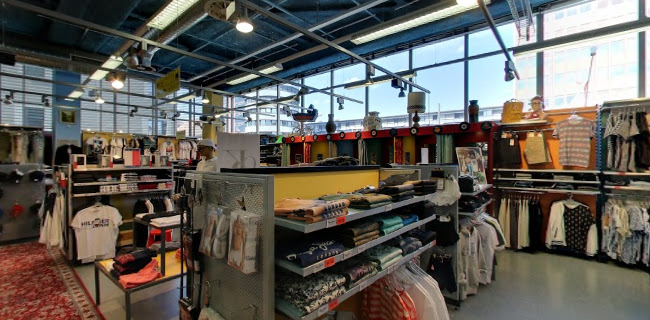 Metro Boutique La Chaux de Fonds - Bekleidungsgeschäft