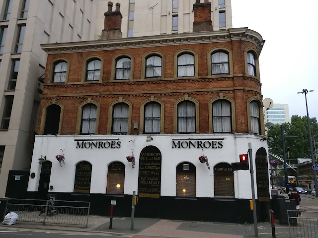 Monroes Hotel