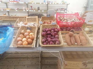 Photo n°7 de Epicerie Saint-Valérien - Edwige Gibaud à Tournus (Magasin de volailles)