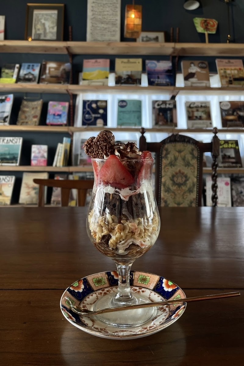 Cafe & Lunch, TOE LIBRARY PARC