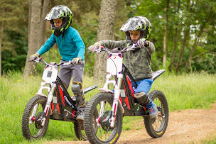 Photo n°2 de Alt'e Sensations à Le Chambon-sur-Lignon (Service de location de vélo)