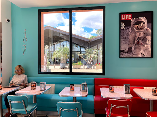 Photo 5 - Holly's Diner