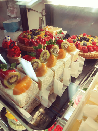 Oli's Bakery - Visual