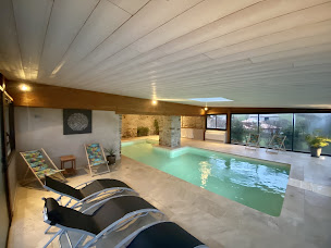 Photo n°19 de Les Caselles - Gîte et Chambres d'hôtes de charme Aveyron Millau à Saint-Beauzély (Borne de recharge de véhicules électriques)