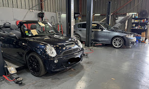 Photo n°1 de Carnoux Auto à Carnoux-en-Provence (Atelier de réparation automobile)