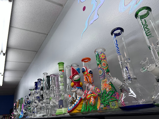 Royalty Smoke & Vape Shop