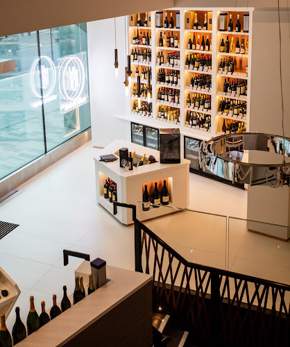 Comments and reviews of M Wine Store