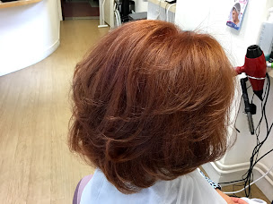 Photo n°24 de L'Odyssée Capillaire à Verrières-le-Buisson (Salon de coiffure)