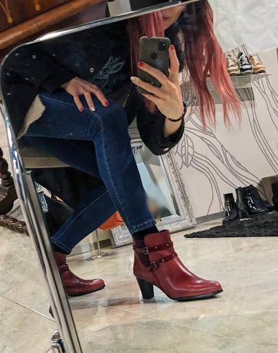 Big Shoes Girona - Thumbnail