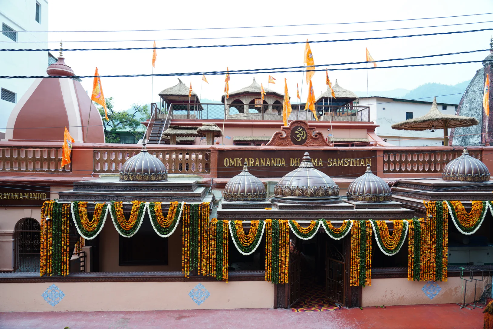 Vedic Dham-Ganga | Home for Sanatan Devotees | Hotel near Laxman Jhula | Luxury Hotel in Rishikesh