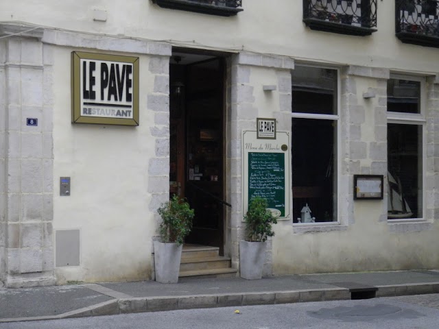 Le Pavé