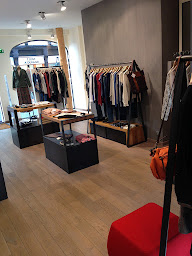 Photo n°2 de Cotélac Outlet à Bourges (Magasin de vêtements pour femmes)