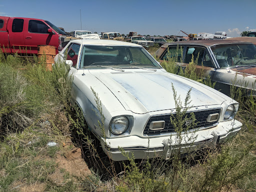 Ernest Auto Wrecking & Truck