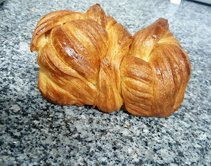 Photo n°81 de Boulangerie Aux Saveurs des Bois à Bois-Jérôme-Saint-Ouen (Sandwicherie)