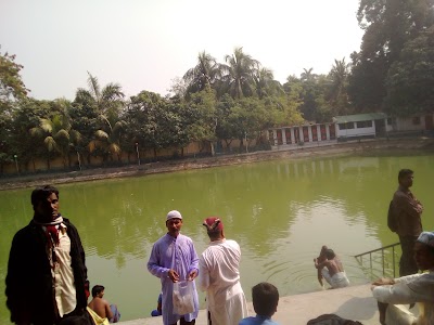 Photos of Bakhshia Khankah Sharif Pond