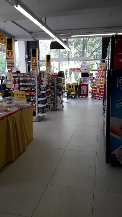 Photos of &Eacute;XITO Express Santa Ana